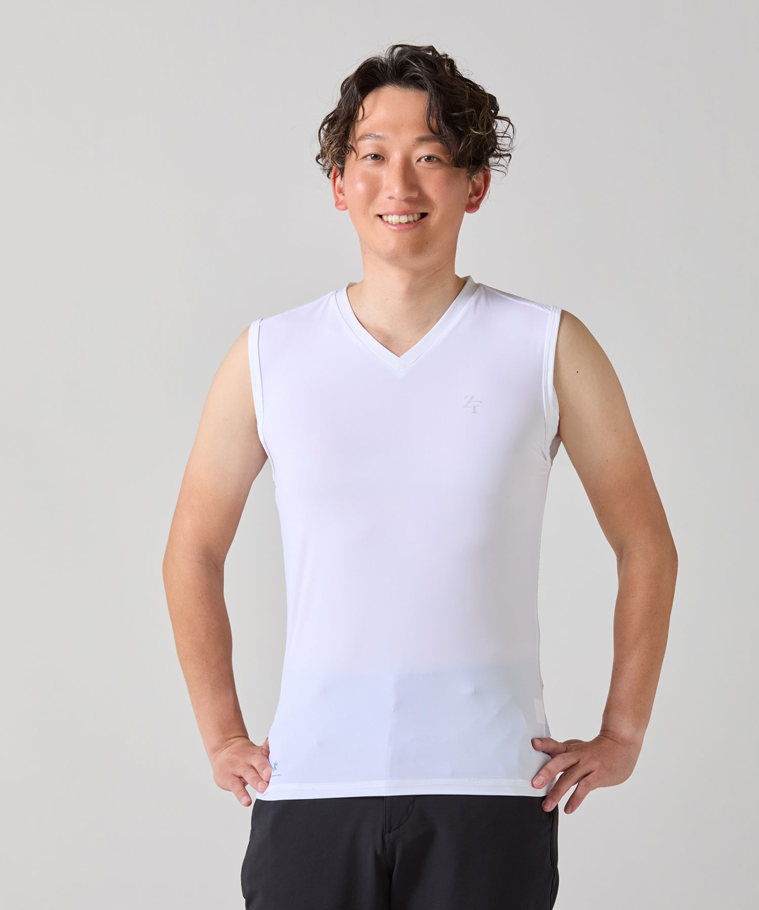 ICE MESH Ice Mesh V-neck sleeveless top