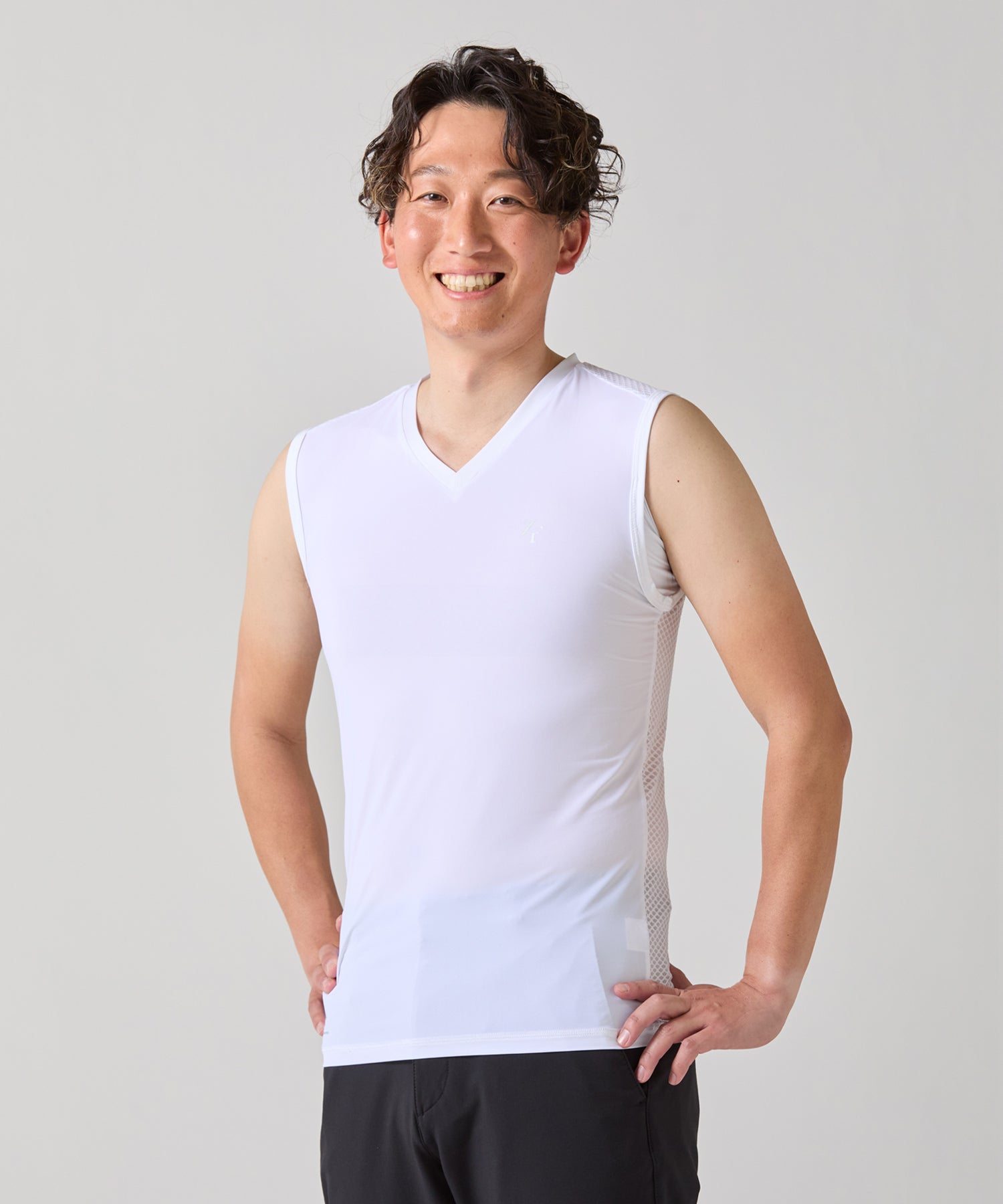 ICE MESH Ice Mesh V-neck sleeveless top