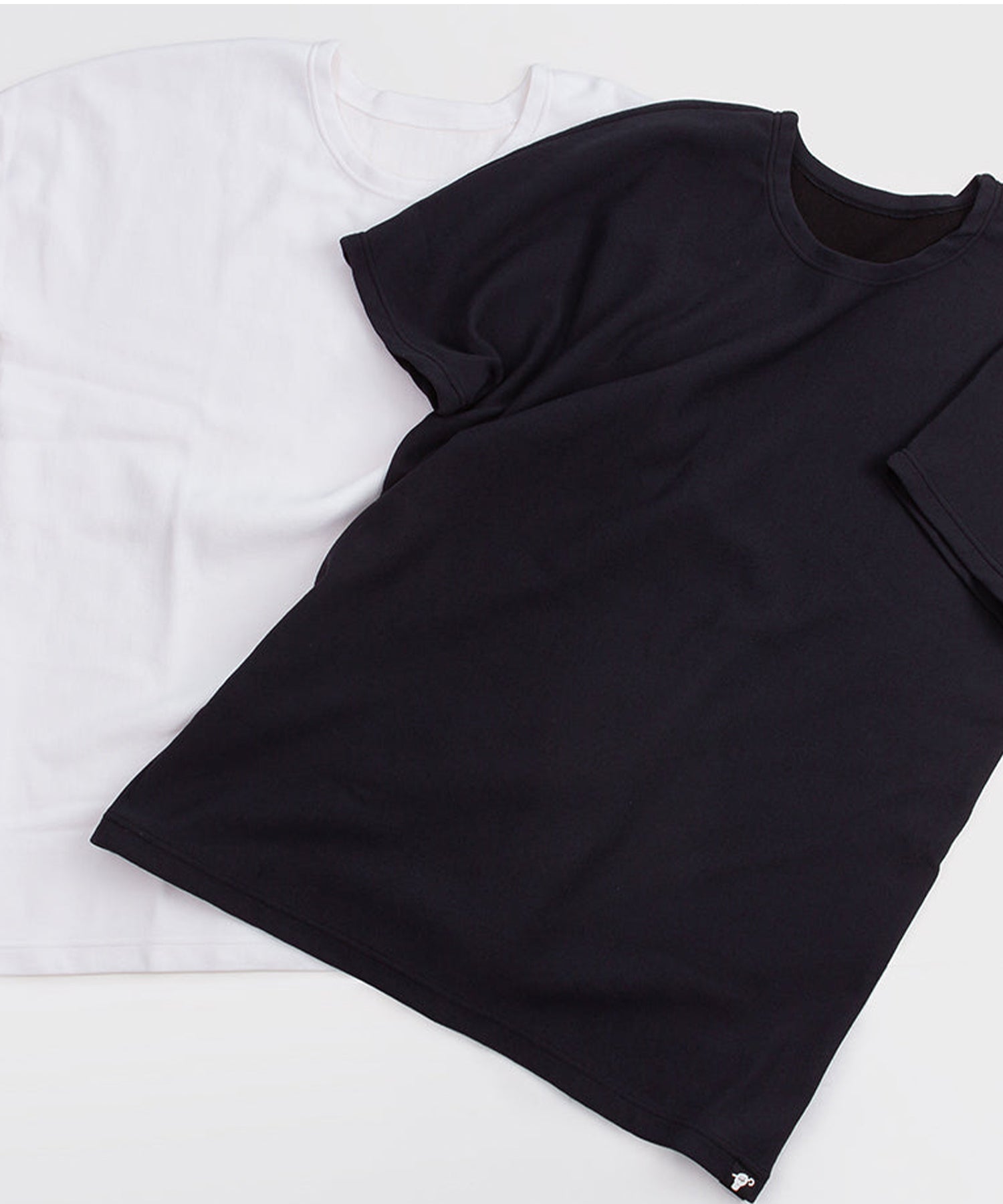 ミッドウェイトシームレスウールTシャツ