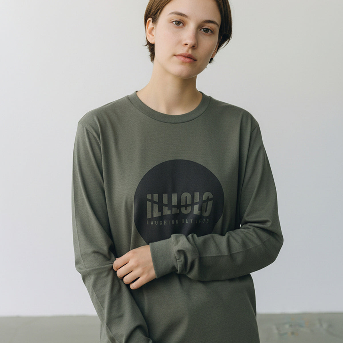 NIKKE AXIO（ニッケ アクシオ）ウールロングロゴTシャツ（ユニセックス