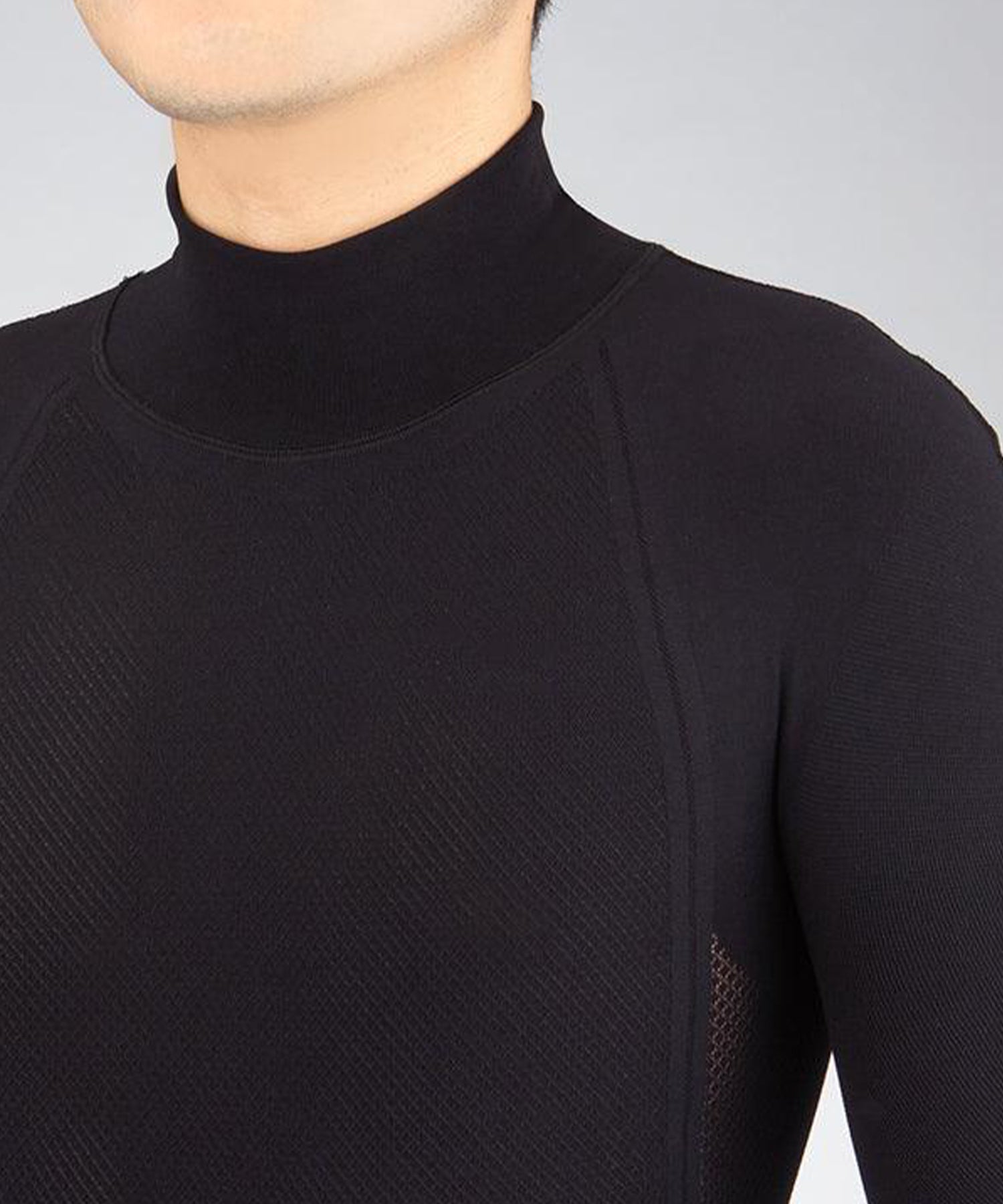 Zero fit standard mock neck 